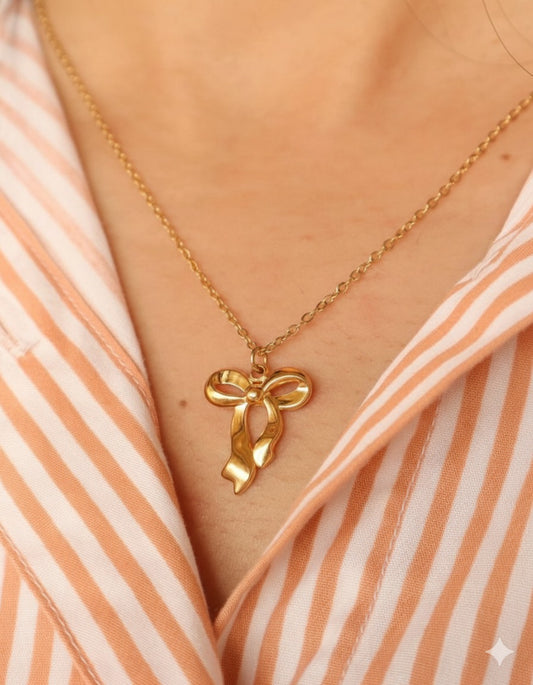 Golden Bow Necklace