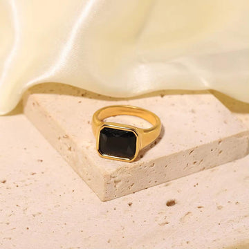 Heritage Signet Ring