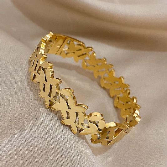 Vintage Laurel Leaf Bangle