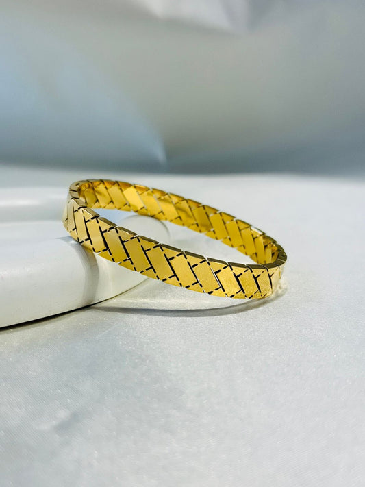 Geometric Herringbone Link Bangle